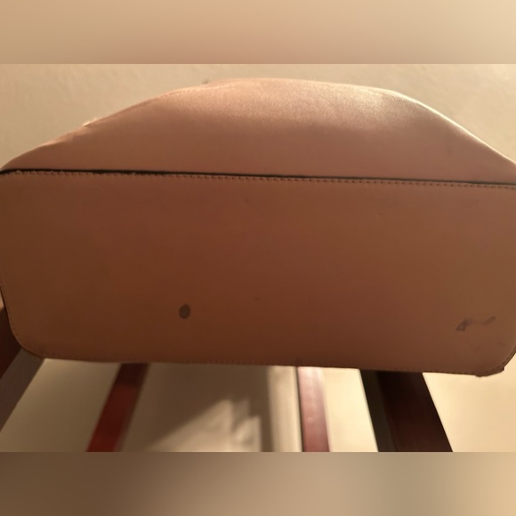 GUESS Handbag - Preloved - Picture 4 of 5